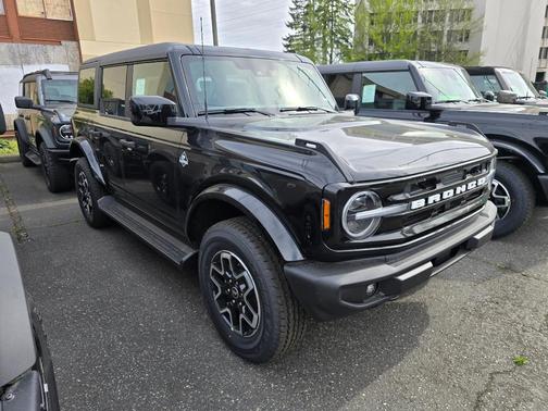 Shadow Black 2026 Ford Bronco Outer Banks