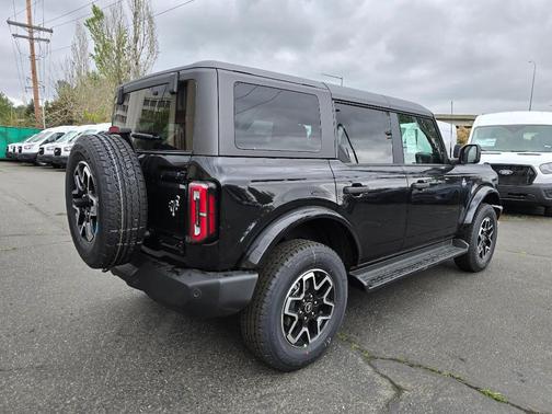 Shadow Black 2026 Ford Bronco Outer Banks