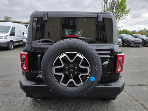 Shadow Black 2026 Ford Bronco Outer Banks