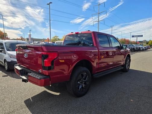 2025 Ford F-150 Lightning Flash