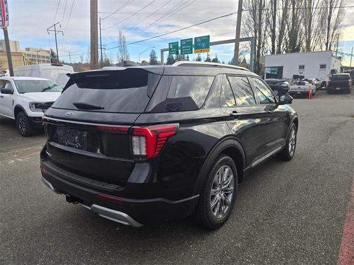 2025 Ford Explorer Platinum
