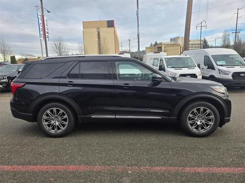 2025 Ford Explorer Platinum