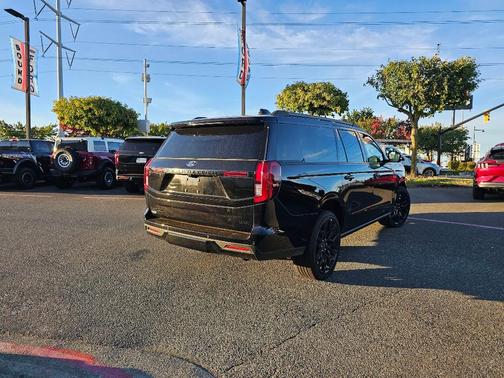 Agate Black 2026 Ford Expedition Max Platinum