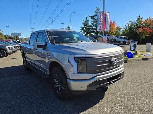 2025 Ford F-150 Lightning LARIAT