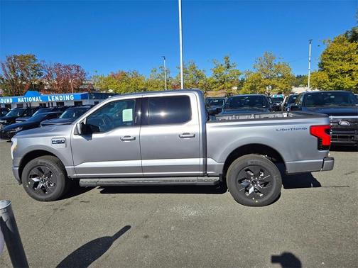 2025 Ford F-150 Lightning LARIAT