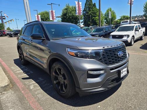 2023 Ford Explorer ST-Line
