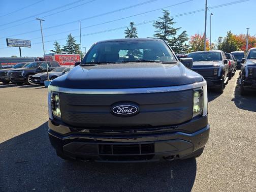 2025 Ford F-150 Lightning Flash