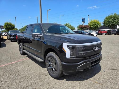 2025 Ford F-150 Lightning Flash