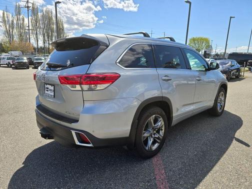 Celestial Silver Metallic 2018 Toyota Highlander Limited Platinum