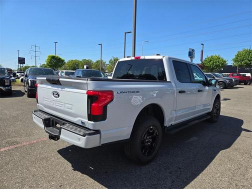2025 Ford F-150 Lightning XLT