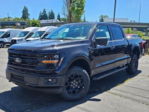 Agate Black Metallic 2026 Ford F-150 XLT