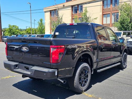 Agate Black Metallic 2026 Ford F-150 XLT