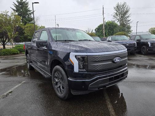 2025 Ford F-150 Lightning Flash