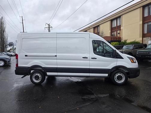 2026 Ford Transit-250 148 WB Medium Roof Cargo