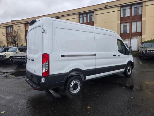 2026 Ford Transit-250 148 WB Medium Roof Cargo