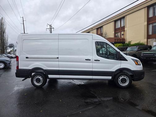 2026 Ford Transit-250 148 WB Medium Roof Cargo