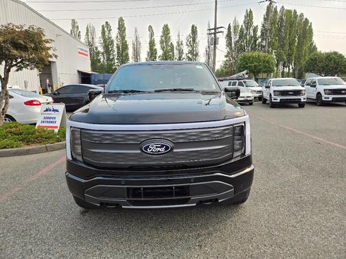 2025 Ford F-150 Lightning LARIAT