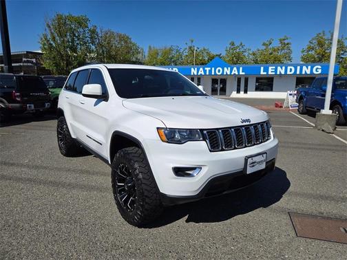 2019 Jeep Grand Cherokee Laredo