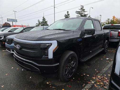 2025 Ford F-150 Lightning Flash