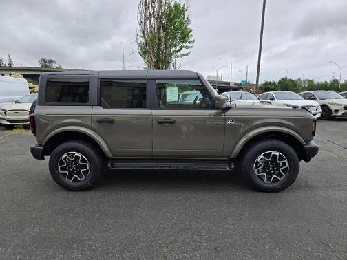 Gray 2026 Ford Bronco Outer Banks