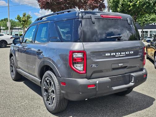 Carbonized Gray Metallic 2026 Ford Bronco Sport Outer Banks