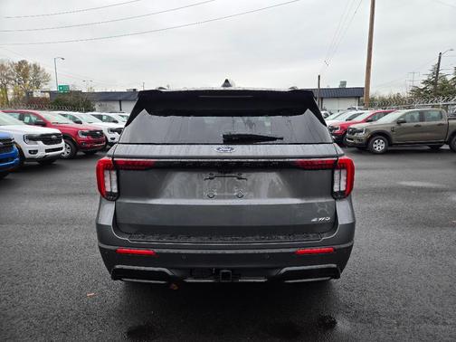 Carbonized Gray Metallic 2026 Ford Explorer ST-Line
