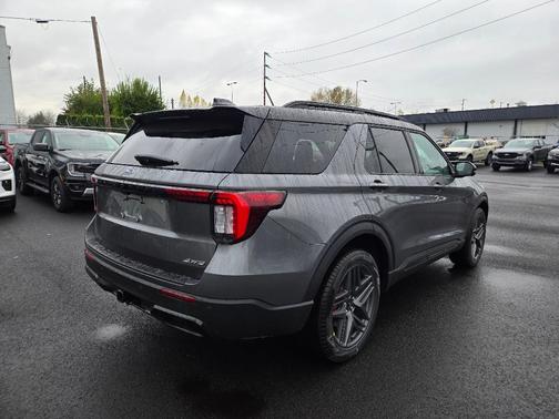 Carbonized Gray Metallic 2026 Ford Explorer ST-Line