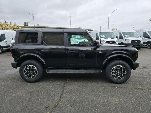 Shadow Black 2026 Ford Bronco Outer Banks