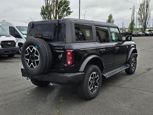 Shadow Black 2026 Ford Bronco Outer Banks