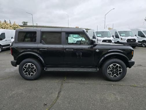 Shadow Black 2026 Ford Bronco Outer Banks