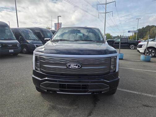 2025 Ford F-150 Lightning LARIAT