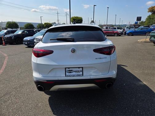 2019 Alfa Romeo Stelvio Base