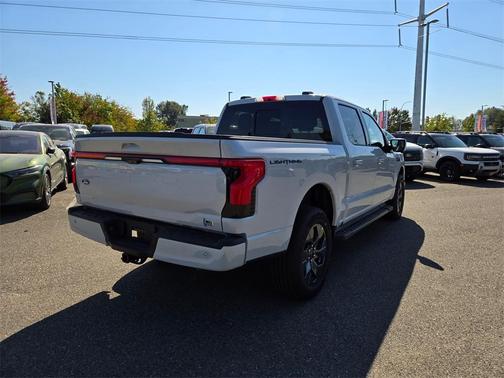 2025 Ford F-150 Lightning LARIAT