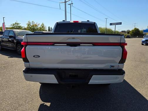 2025 Ford F-150 Lightning LARIAT