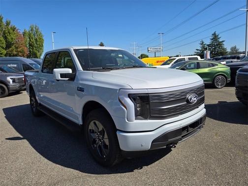 2025 Ford F-150 Lightning LARIAT