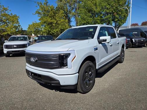 2025 Ford F-150 Lightning LARIAT