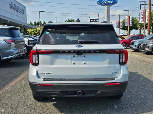 Space White Metallic 2026 Ford Explorer Active