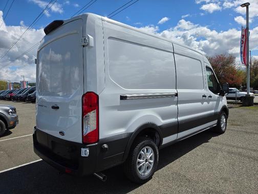 2025 Ford Transit-250 148 WB Medium Roof Cargo