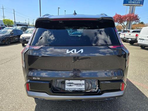 Metal 2024 Kia EV9 GT-Line