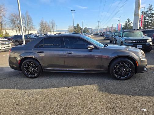 2021 Chrysler 300 Touring