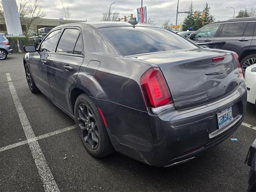2021 Chrysler 300 Touring