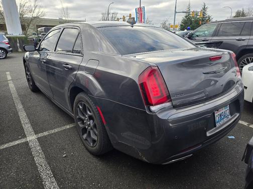 2021 Chrysler 300 Touring