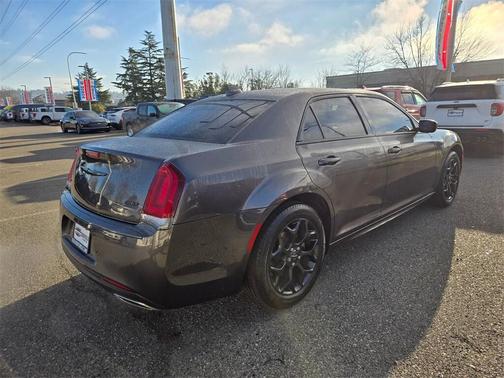2021 Chrysler 300 Touring