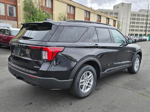Agate Black Metallic 2026 Ford Explorer Active