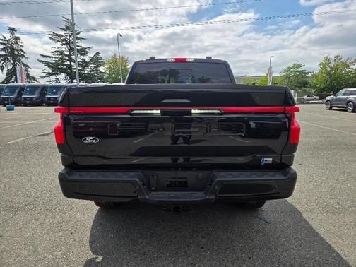 2025 Ford F-150 Lightning LARIAT