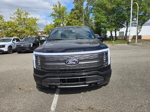 2025 Ford F-150 Lightning LARIAT