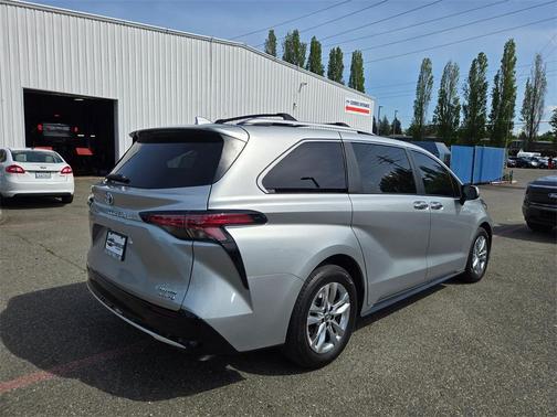 2023 Toyota Sienna Limited