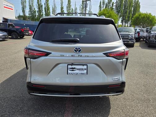 2023 Toyota Sienna Limited
