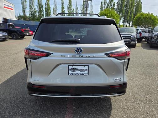 2023 Toyota Sienna Limited
