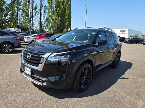 2022 Nissan Pathfinder SL